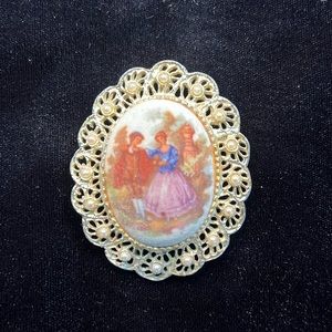 Vintage gold tone Cameo